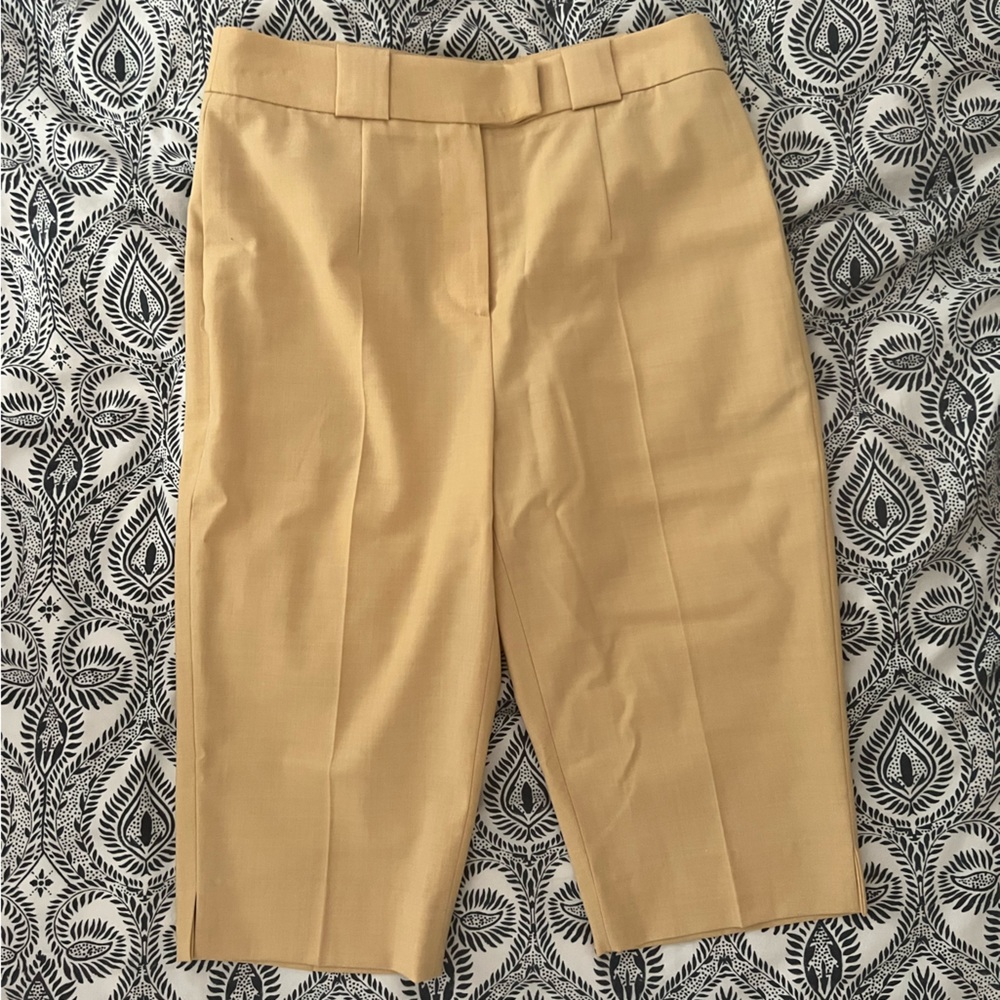 LVIR half pant size M. NWOT